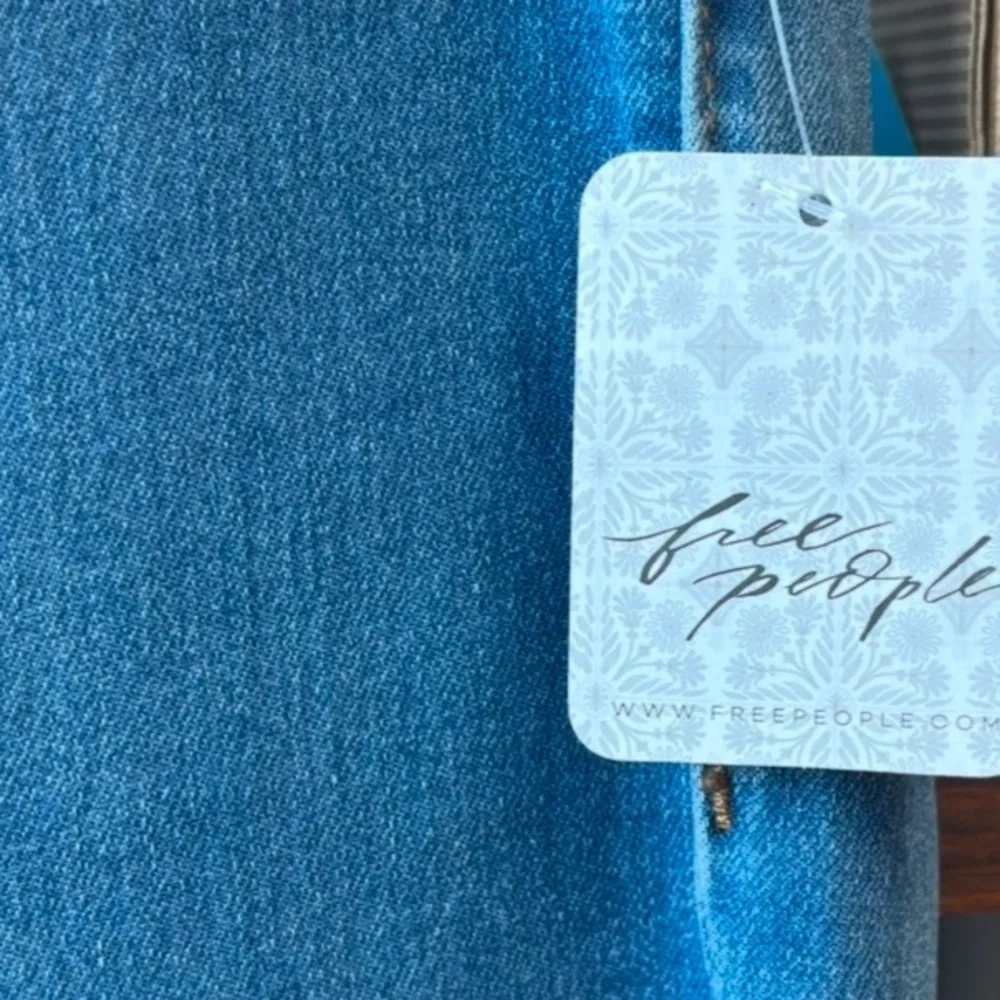 Free People NWT We The Free “Penny Pull on Flare Jeans” in Sapphire! Cotton - Picture 8 of 10